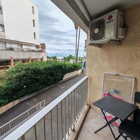 Dolce アパート マントン